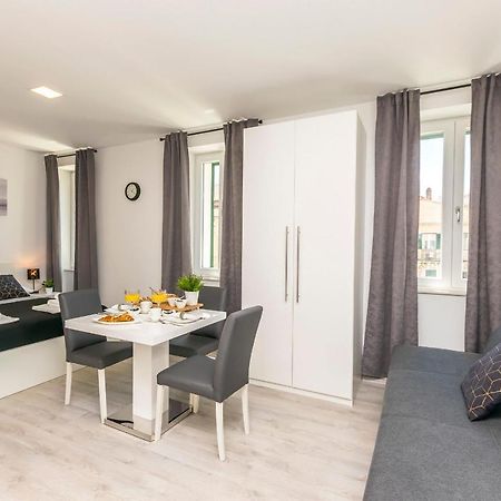 Apartments And Rooms Adriatic Suites Szybenik Zewnętrze zdjęcie